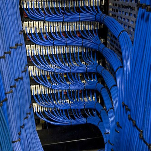 Các bước lắp patch panel vào tủ rack sao cho chuẩn và chính xác